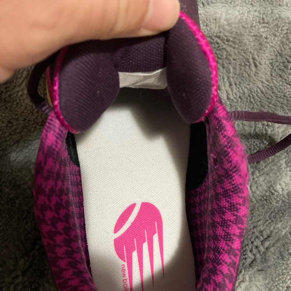 Women’s New Balance 696 tennis shoe, purple size 10 - Picture 5 of 7